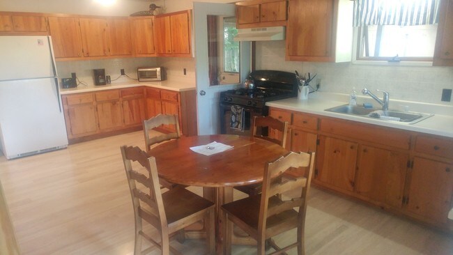 Kitchen - 97 Poland Rd