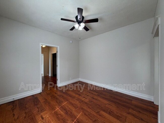 Building Photo - 1215 Peach St