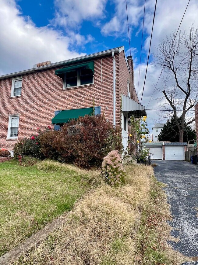 Foto del edificio - Gorgeous 3-Bedroom Home in Havertown! Avai...