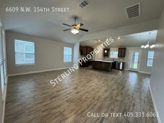 Foto del edificio - 6609 NW 154th St