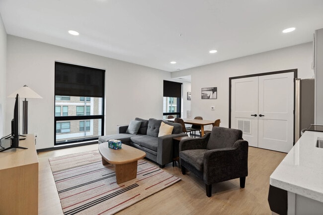 Building Photo - 423 E Michigan St