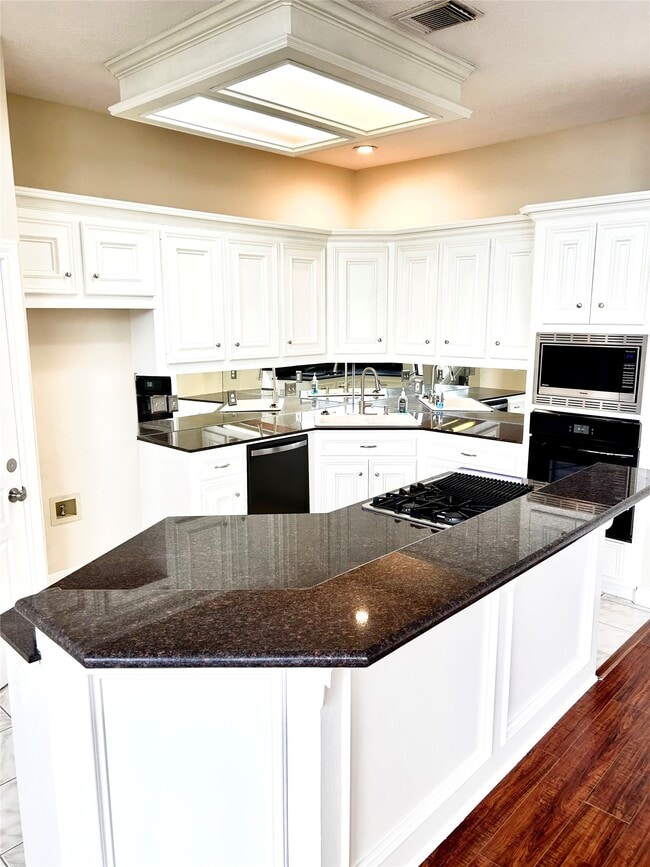 Foto del edificio - 807 Kipp Ave