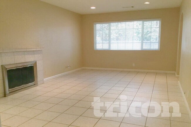 Foto del edificio - 1036 Nightingale Ct