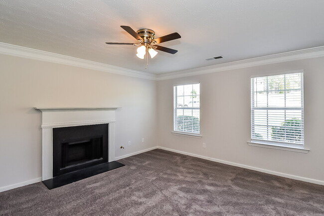 Foto del edificio - 512 Tori Ct