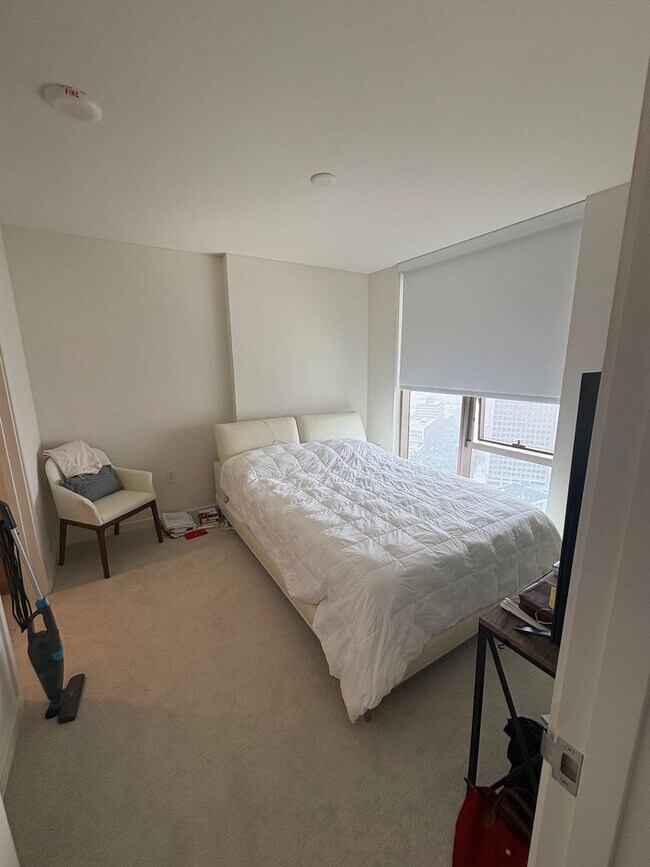 Foto del edificio - 2-Bedroom Unit with City Views and 2 parking stalls at Sky Ala Moana West available on April 1