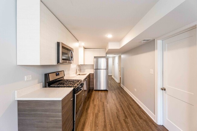 Foto del edificio - 2332 W 18th Pl