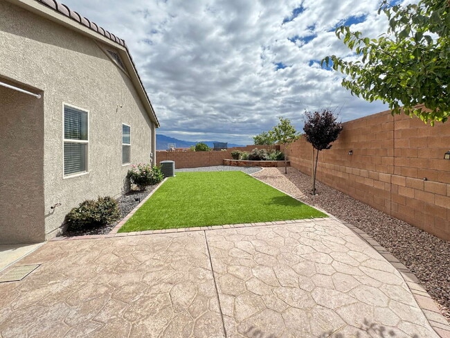 Building Photo - New 4 BR Home in Great Neighborhood!