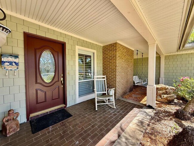 Foto del edificio - 3103 Cocos Rd