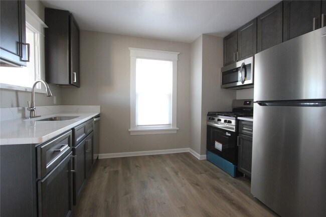 Foto del edificio - 1034 N Rock Hill Rd