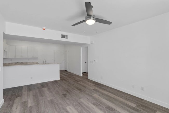 Building Photo - 4846 S Jones Blvd