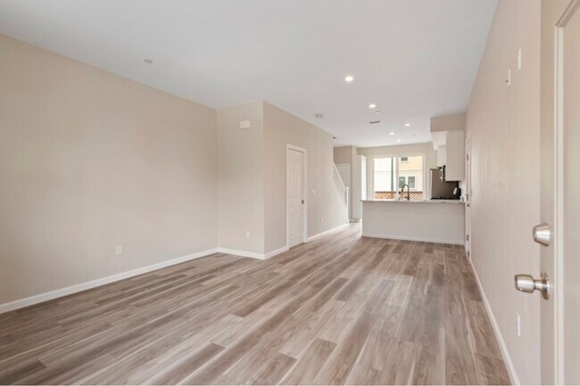 Building Photo - 2255 Vanderford Dr