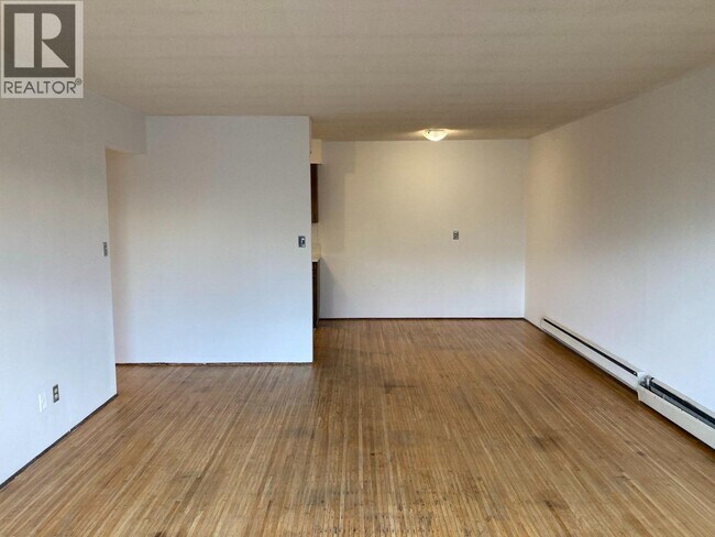 Photo du bâtiment - 3570 E Hastings St