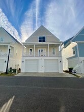 Building Photo - 137 Marblehead Dr