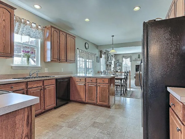 Building Photo - 11 Turmeric Dr