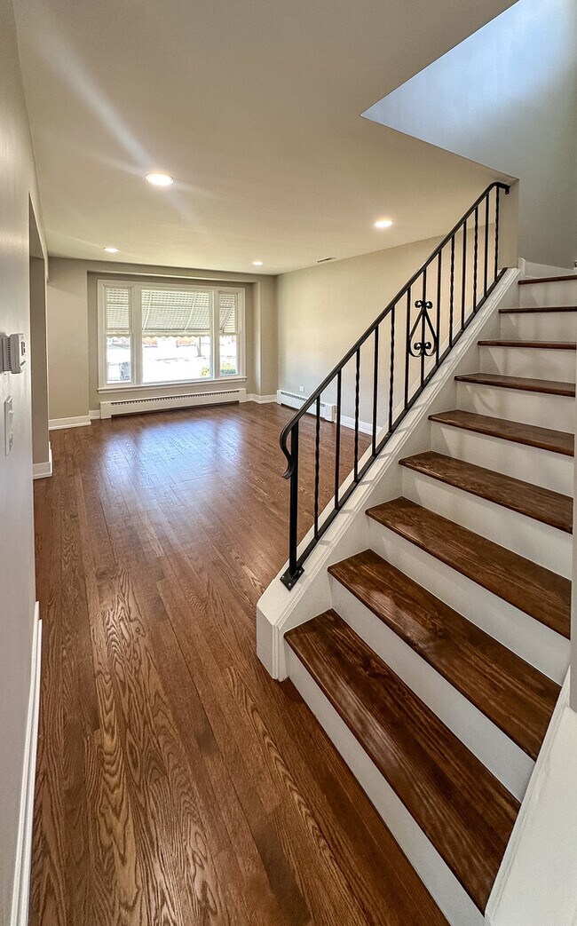 Foto del edificio - 4233 N Odell Ave