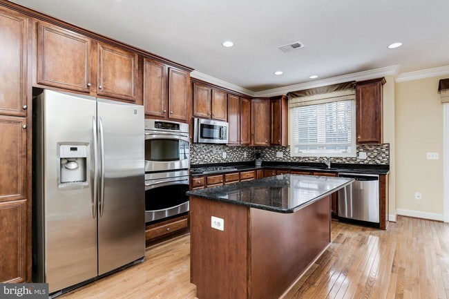 Foto del edificio - 7403 Thames River Dr