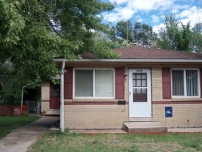 Building Photo - 2233 W Parkhill Ave