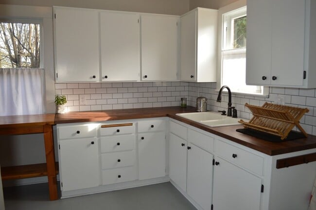 Building Photo - Beautiful Home near Dekum Triangle in Nort...