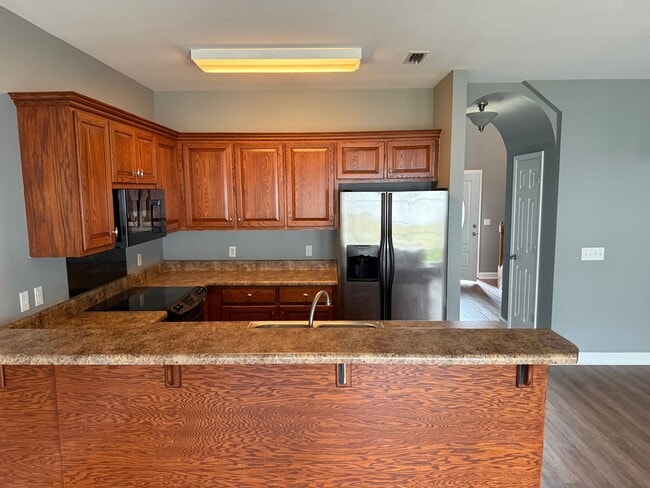 Building Photo - Available NOW -111 Peregrine Way-1/2 off the first month rent