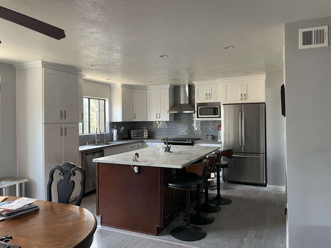 Remodel Kitchen - 13437 Kornblum Ave