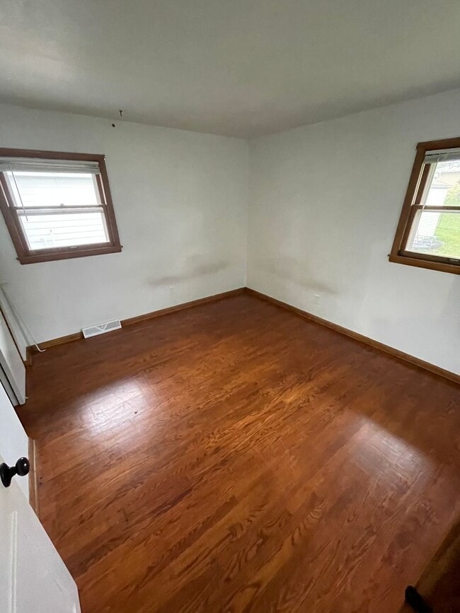 Building Photo - Single family home in great neighborhood!