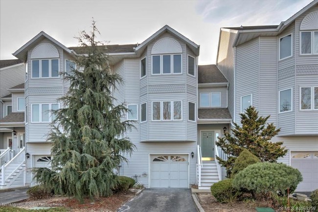 Building Photo - 395 Begonia Ct