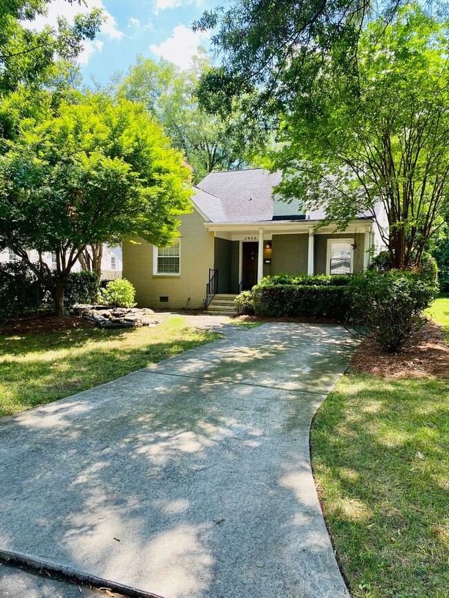 Building Photo - 3 BR/2 BA Home in Chantilly Neighborhood