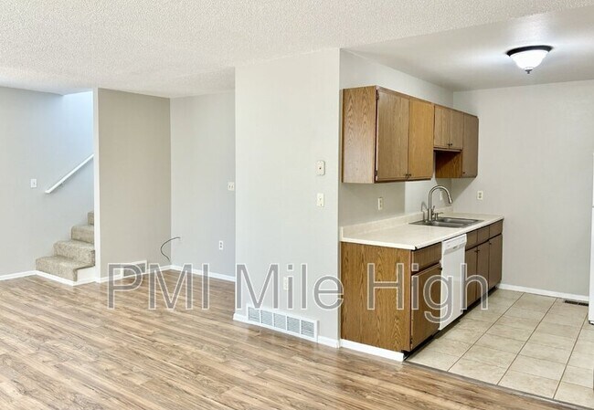 Foto del edificio - 470 Lone Pine St