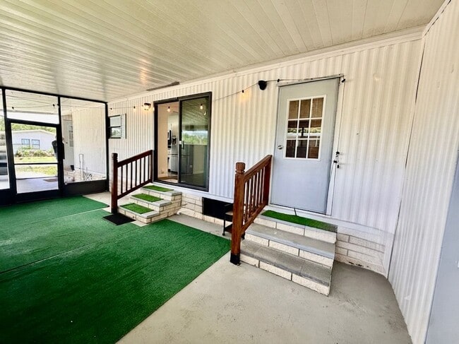 Building Photo - 2140 Pebble Beach Blvd