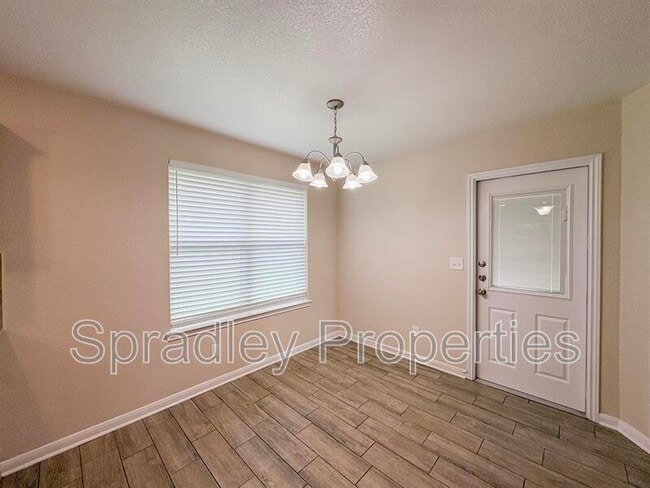 Building Photo - 826 Kacie Dr