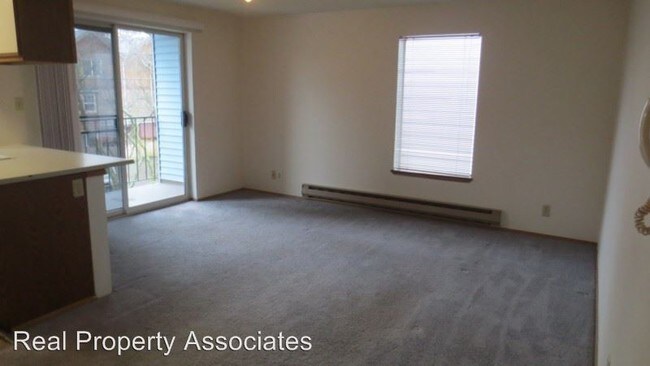 Building Photo - 732 N 95th St