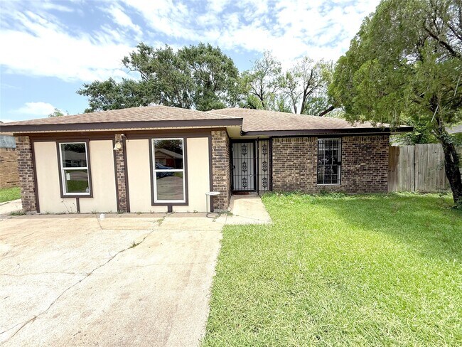 Foto del edificio - 7130 Kings Dr