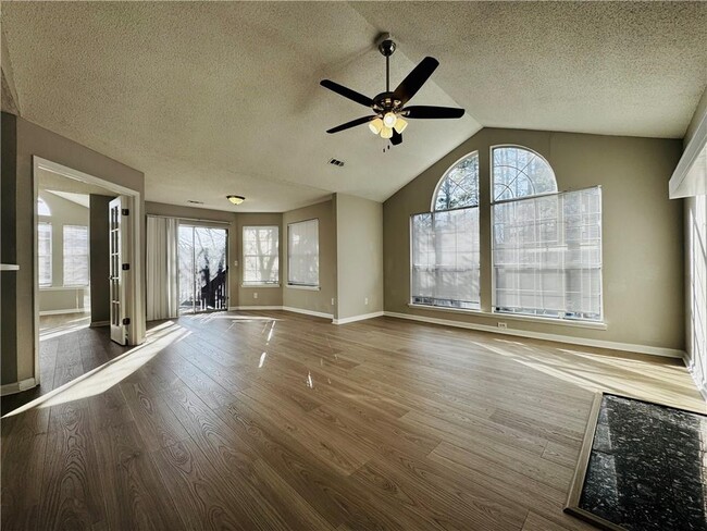 Building Photo - 1107 Sandy Ln Dr