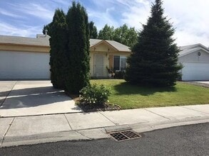 Building Photo - 217 E Belair Dr