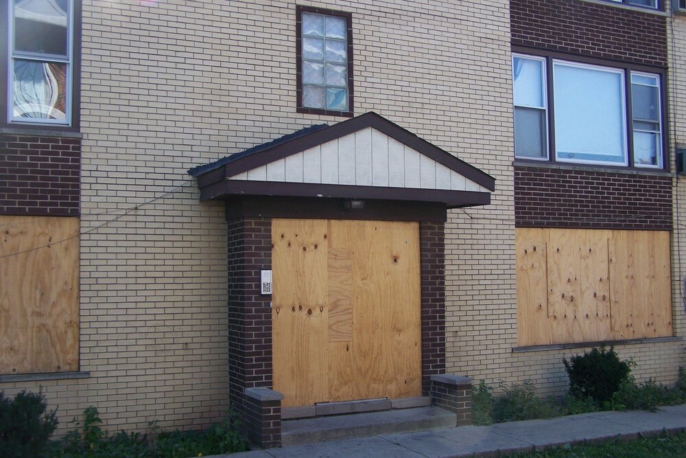 Building Photo - 14036 S School St