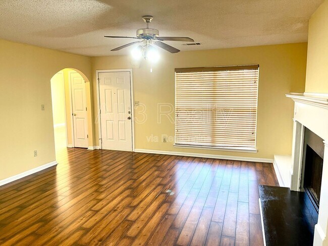 Building Photo - 8192 Hynds Springs Ln