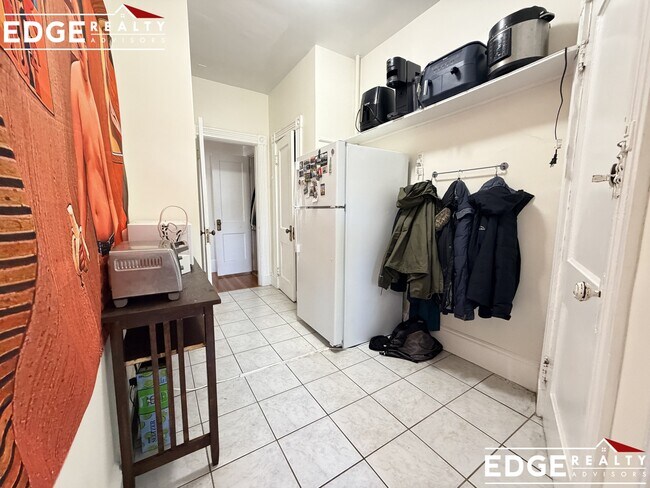 Foto del edificio - 117 Glenville Ave