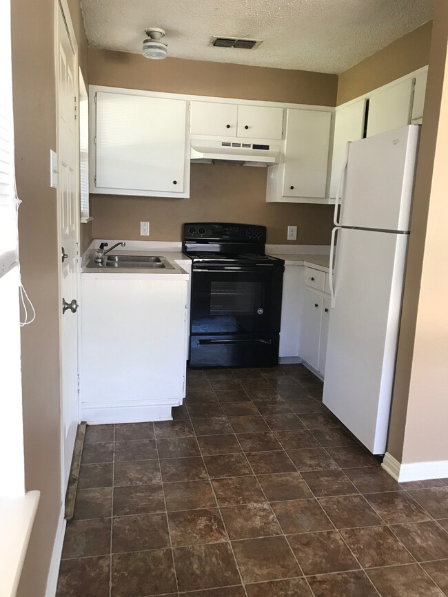 Building Photo - Alexander Duplex A &amp; B