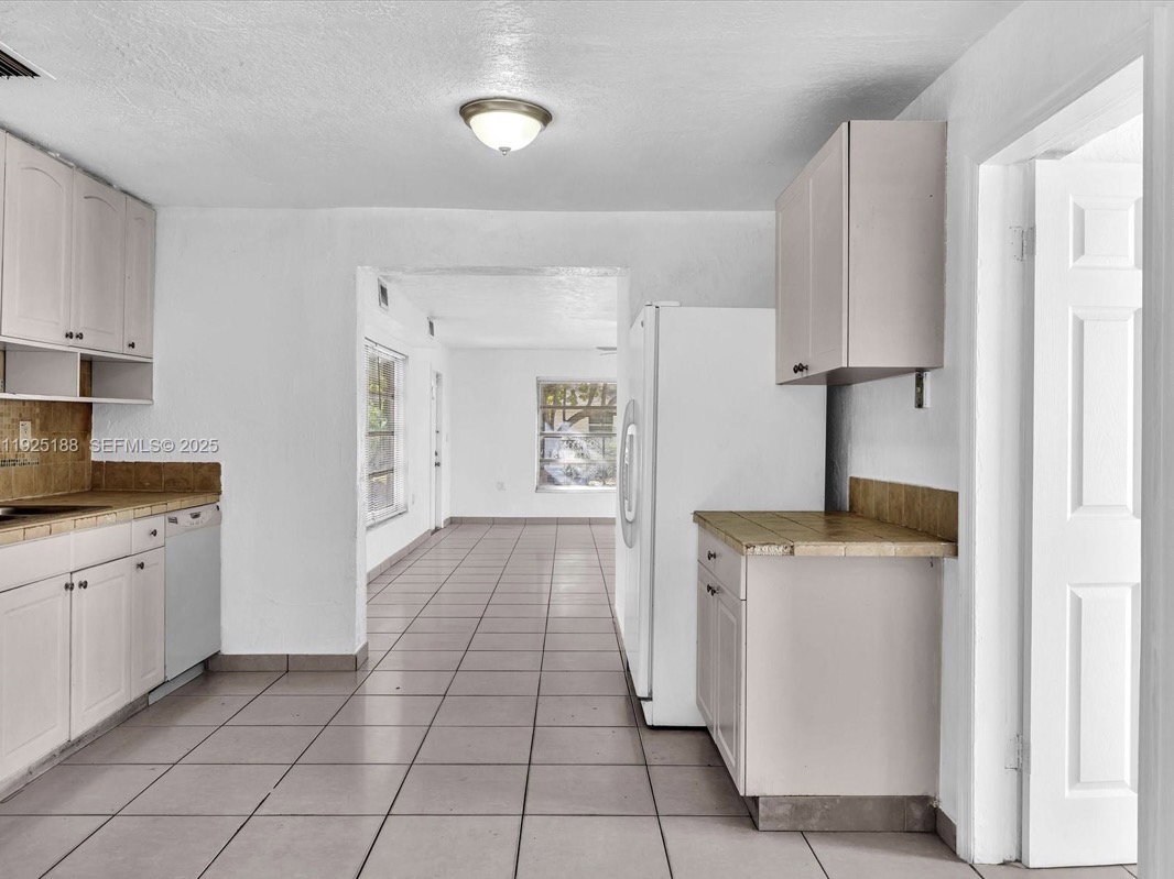 Foto del edificio - South 23rd Avenue, Hollywood, FL 33020 - 3 BR 2 BA single-family home