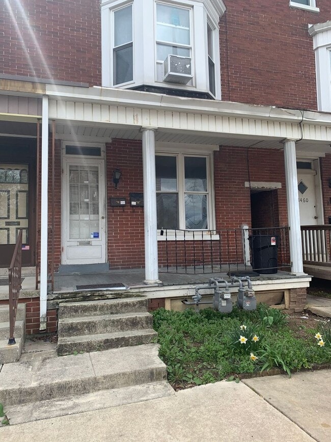 Building Photo - 1458 Monroe St