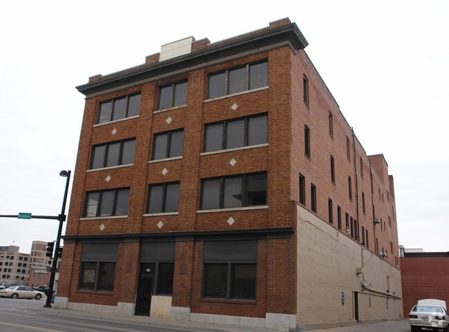 Building Photo - The Arnold