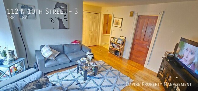 Building Photo - 3rd Floor: 1 Bedroom / 1 Bathroom Apartmen...