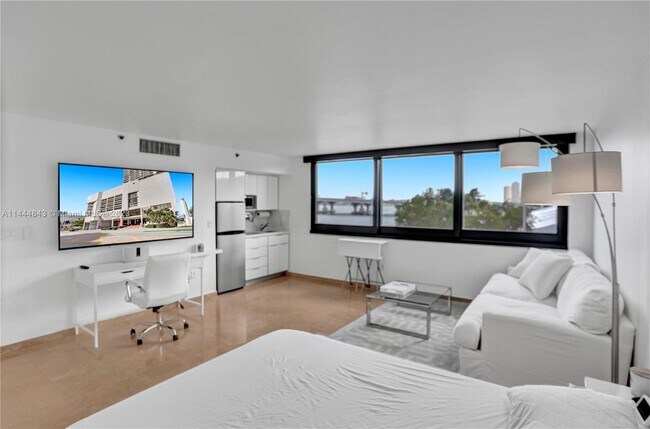 Foto del edificio - 555 NE 15th St