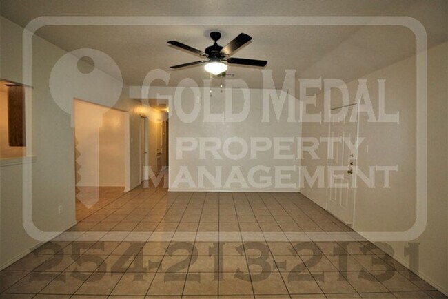 Building Photo - 2802 Alma Dr