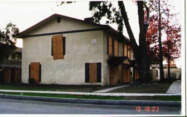 Building Photo - 1015 N Sacramento Ave