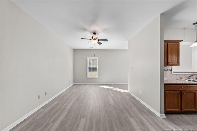 Foto del edificio - 122 Sherman Ct