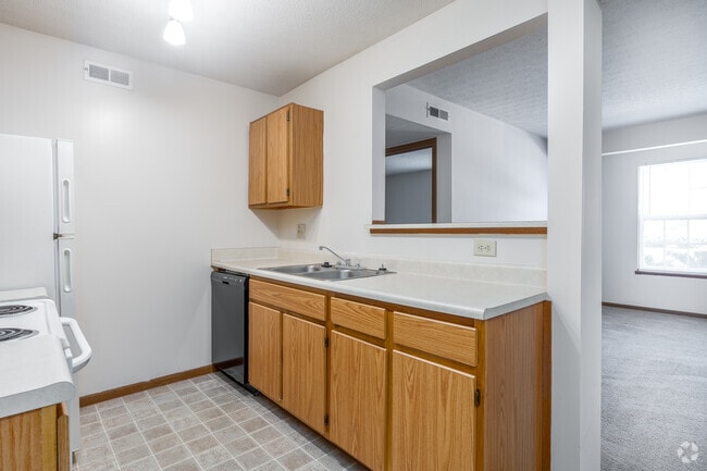 1 BR, 1 BA - 750SF - Kitchen - Waterford Pointe