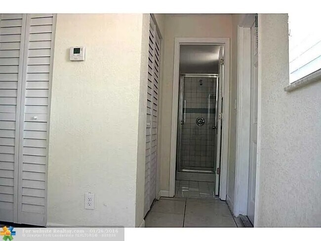 Foto del edificio - 1434 NE 5th Ave