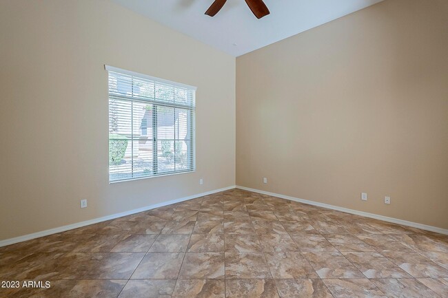 Building Photo - 3651 E Zachary Dr