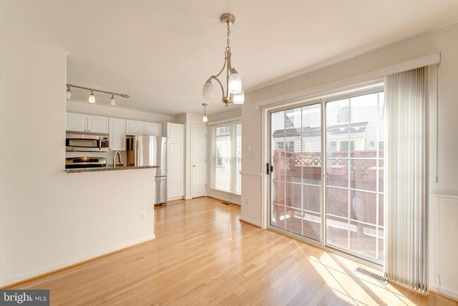 Building Photo - 4656 Kirkland Pl